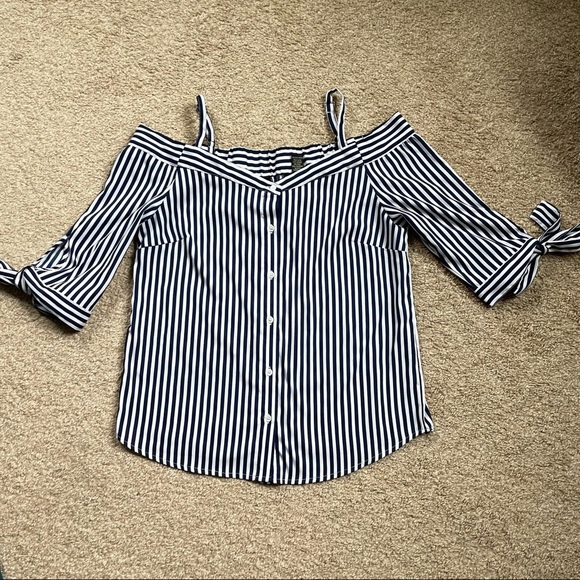 7 Tops $25/Millennium Navy & White Vertical Striped Cold ShoulderTop.Size Medium - Picture 8 of 8